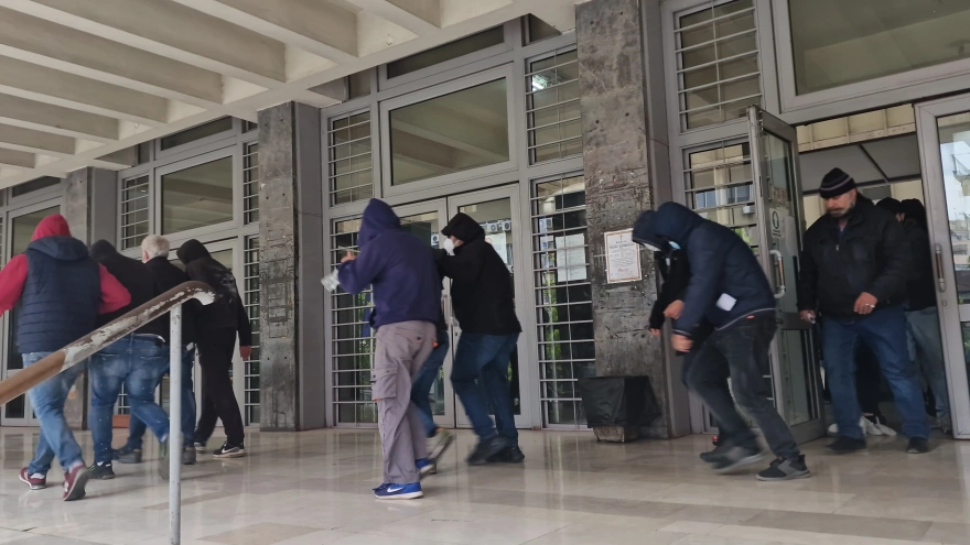 Θεσσαλονίκη: Απολογούνται σήμερα οι δέκα συλληφθέντες για το φορτίο των 105 κιλών κοκαΐνης