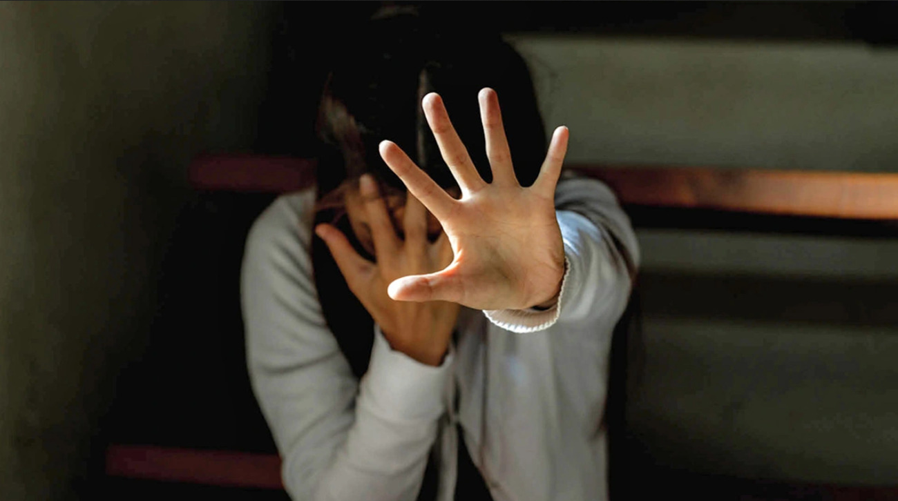 Βιασμός 12χρονης στον Κολωνό: Για διακεκριμένη μαστροπεία κατηγορείται η μητέρα της