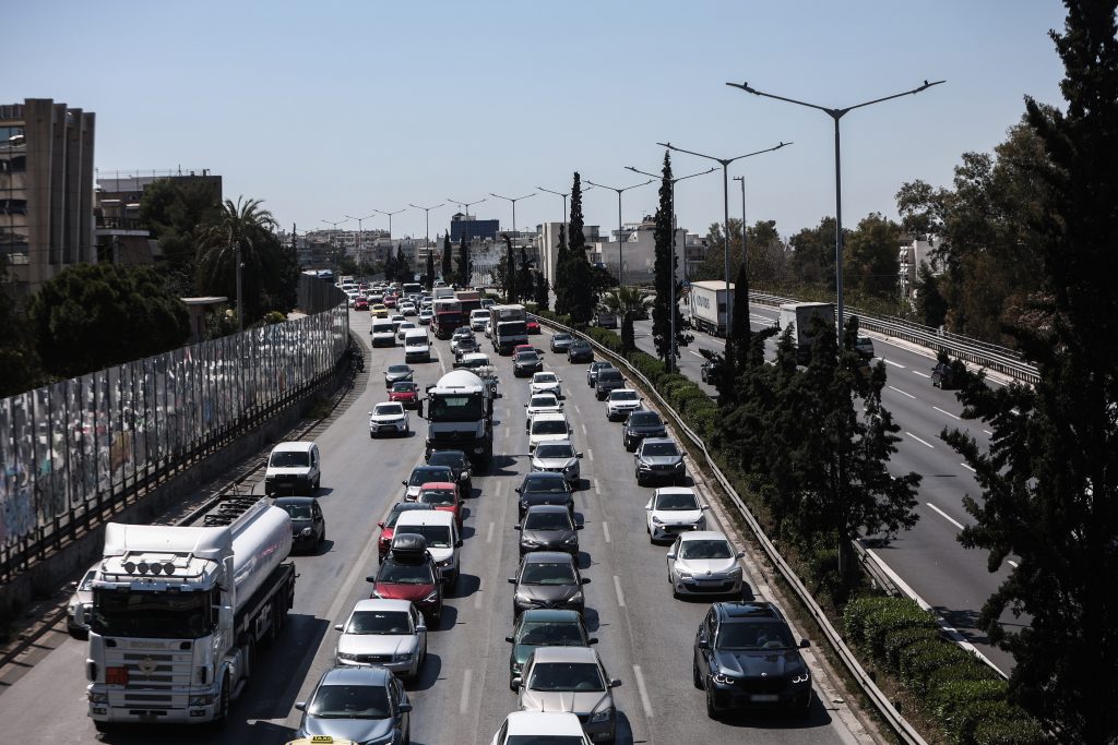 Δείτε σε ποιους δρόμους της Αττικής υπάρχει αυξημένη κίνηση – «Φρακαρισμένος» ο Κηφισός