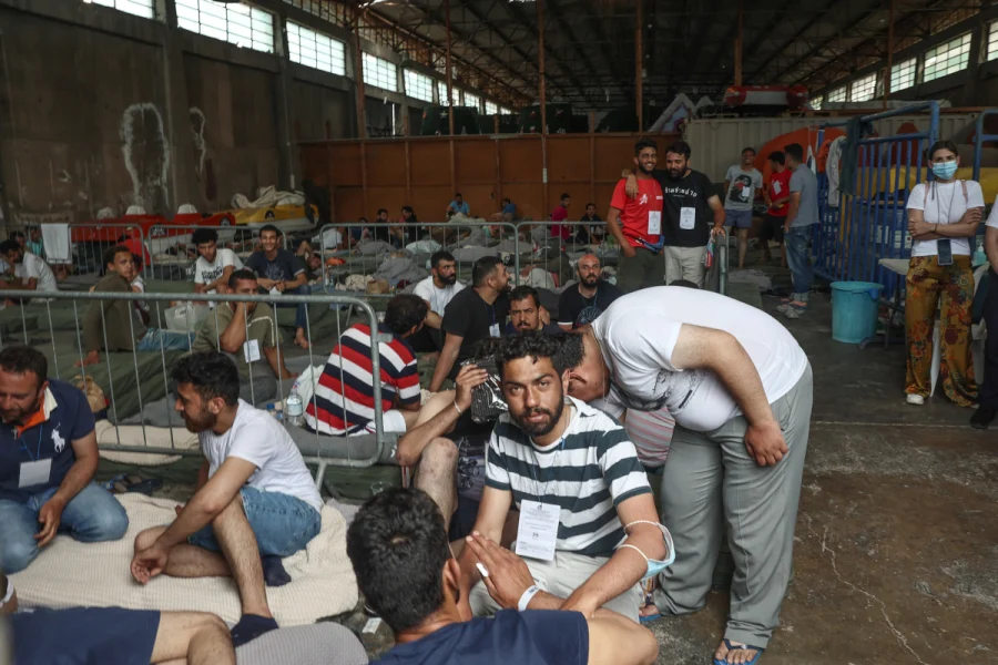 Πύλος: Προθεσμία έλαβαν οι 9 Αιγύπτιοι διακινητές – Θα απολογηθούν αύριο