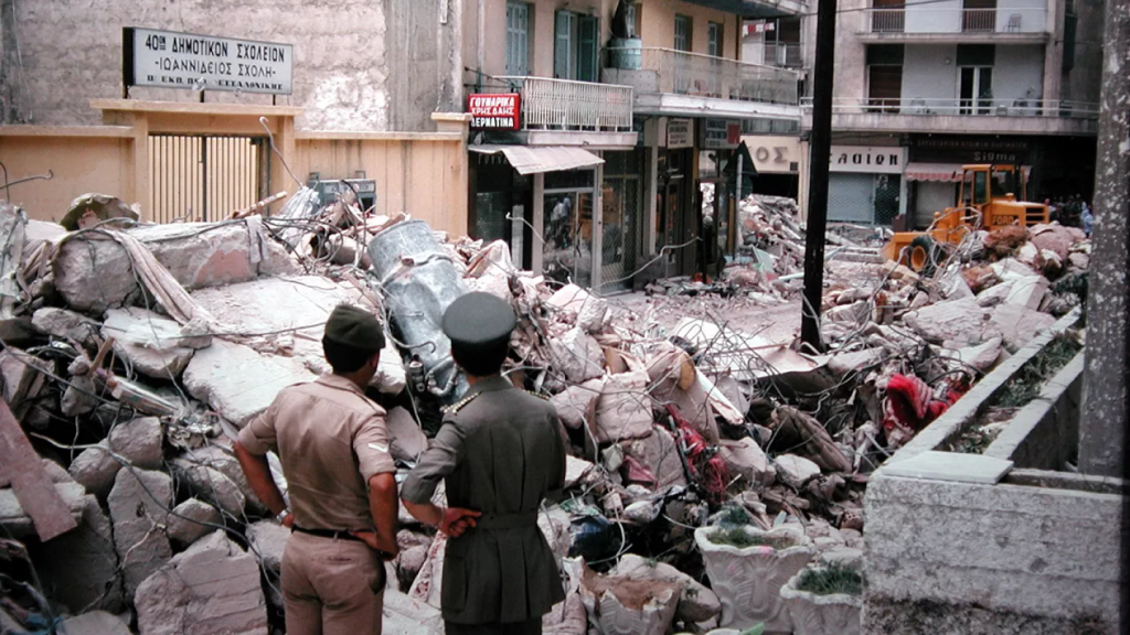 Σαν σήμερα το 1978 ο φονικός σεισμός των 6,5 Ρίχτερ στη Θεσσαλονίκη: 49 οι νεκροί και 220 οι τραυματίες (φώτο)