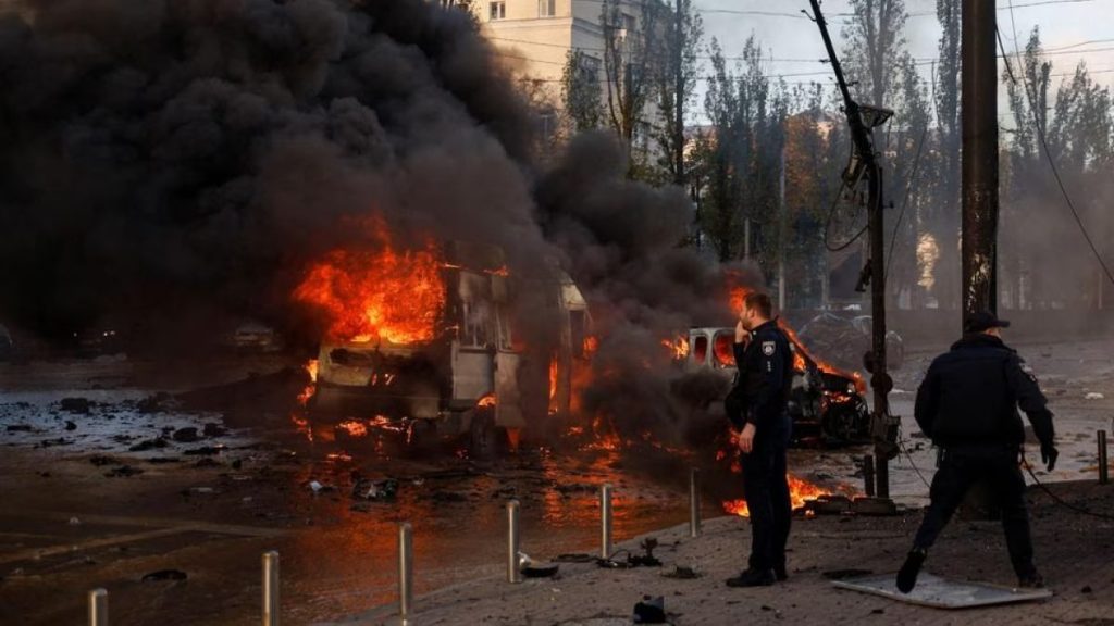 Ρωσικός βομβαρδισμός στην πόλη Λιμάν – Σκοτώθηκαν 8 άτομα σύμφωνα με τους Ουκρανούς
