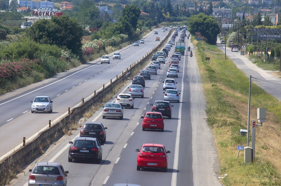 Θεσσαλονίκη: Μαζική έξοδος προς Χαλκιδική – Που παρατηρείται μποτιλιάρισμα