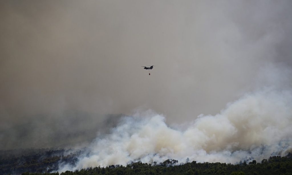 Συναγερμός στην Πυροσβεστική: Φωτιά και στη Ρόδο – Κίνδυνος λόγω των ισχυρών ανέμων