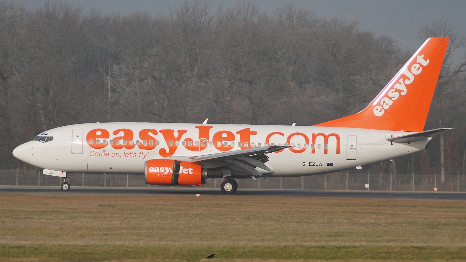 Φωτιά στη Ρόδο: Η EasyJet συνεχίζει τις πτήσεις προς το νησί – Ακυρώνει τα πακέτα διακοπών μέχρι την Τετάρτη