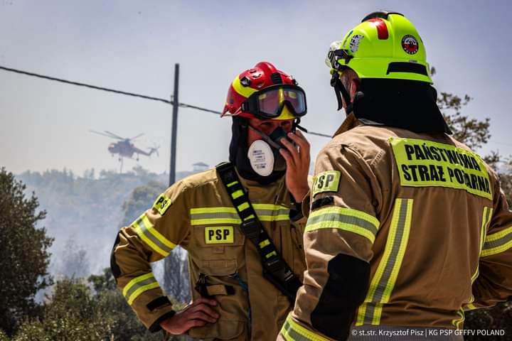 Πολωνία: Πολύ μεγάλη η βοήθεια στην Ελλάδα – 149 πυροσβέστες με 49 οχήματα!