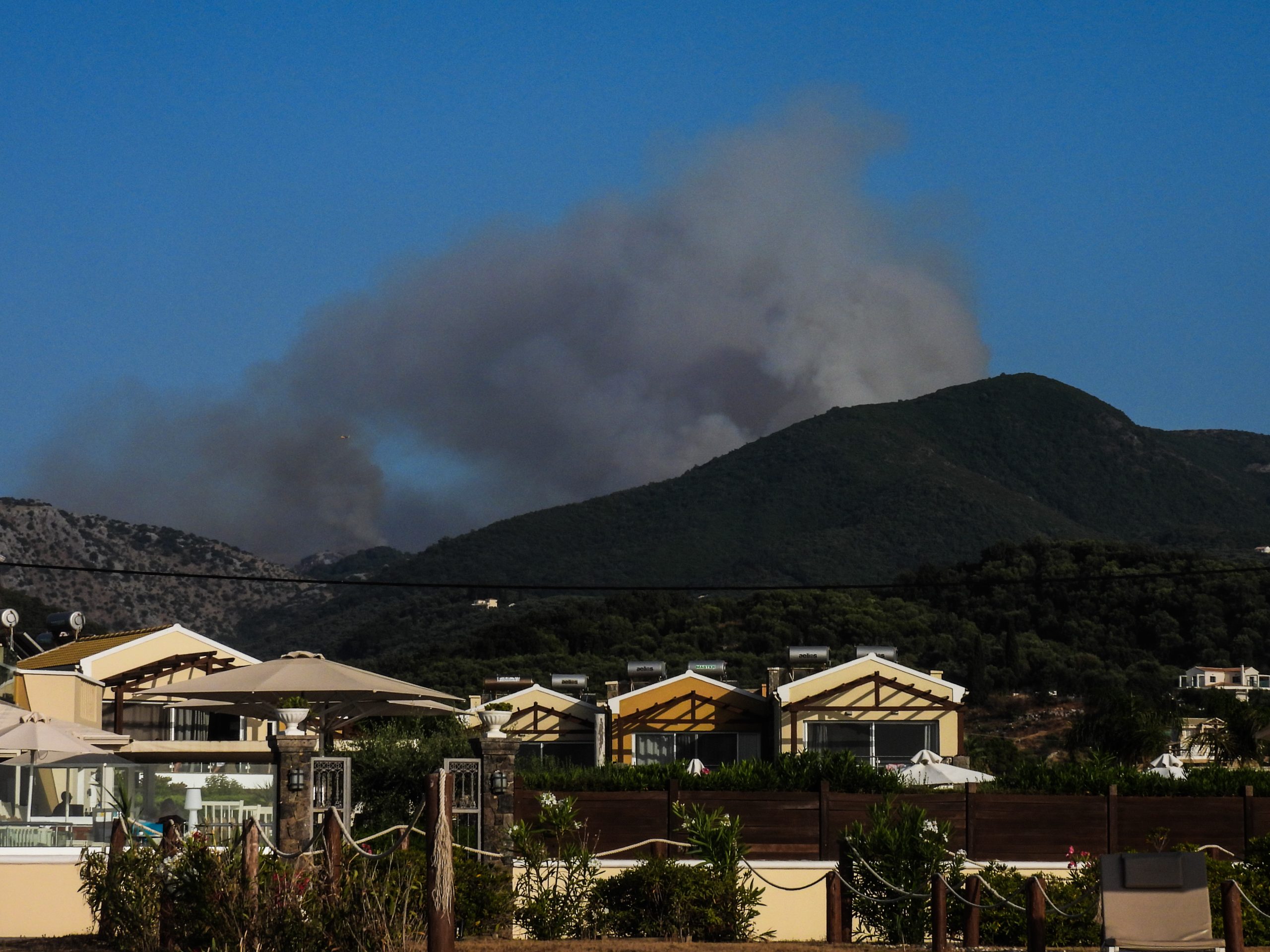 Φωτιά στην Κέρκυρα: Μικρή αναζωπύρωση στην περιοχή της Παλιάς Περίθειας