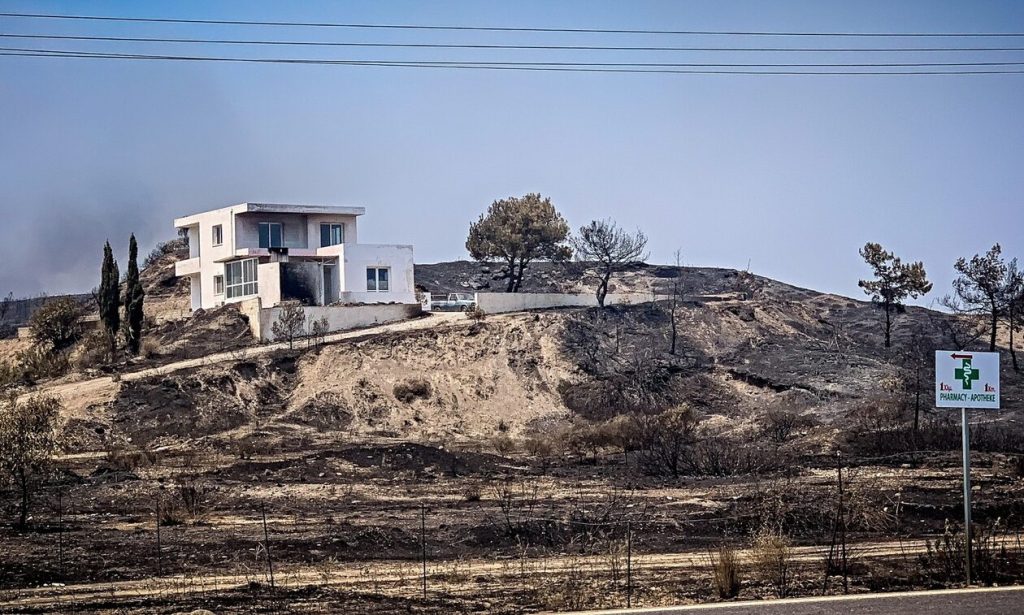 Φωτιά στη Ρόδο: Ήρθη η κατάσταση έκτακτης ανάγκης στο νησί