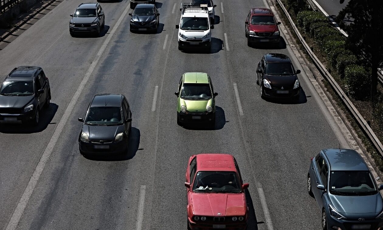 Φεύγουν και οι τελευταίοι αδειούχοι: Καθυστερήσεις στον Κηφισό και στο λιμάνι του Πειραιά (χάρτης)