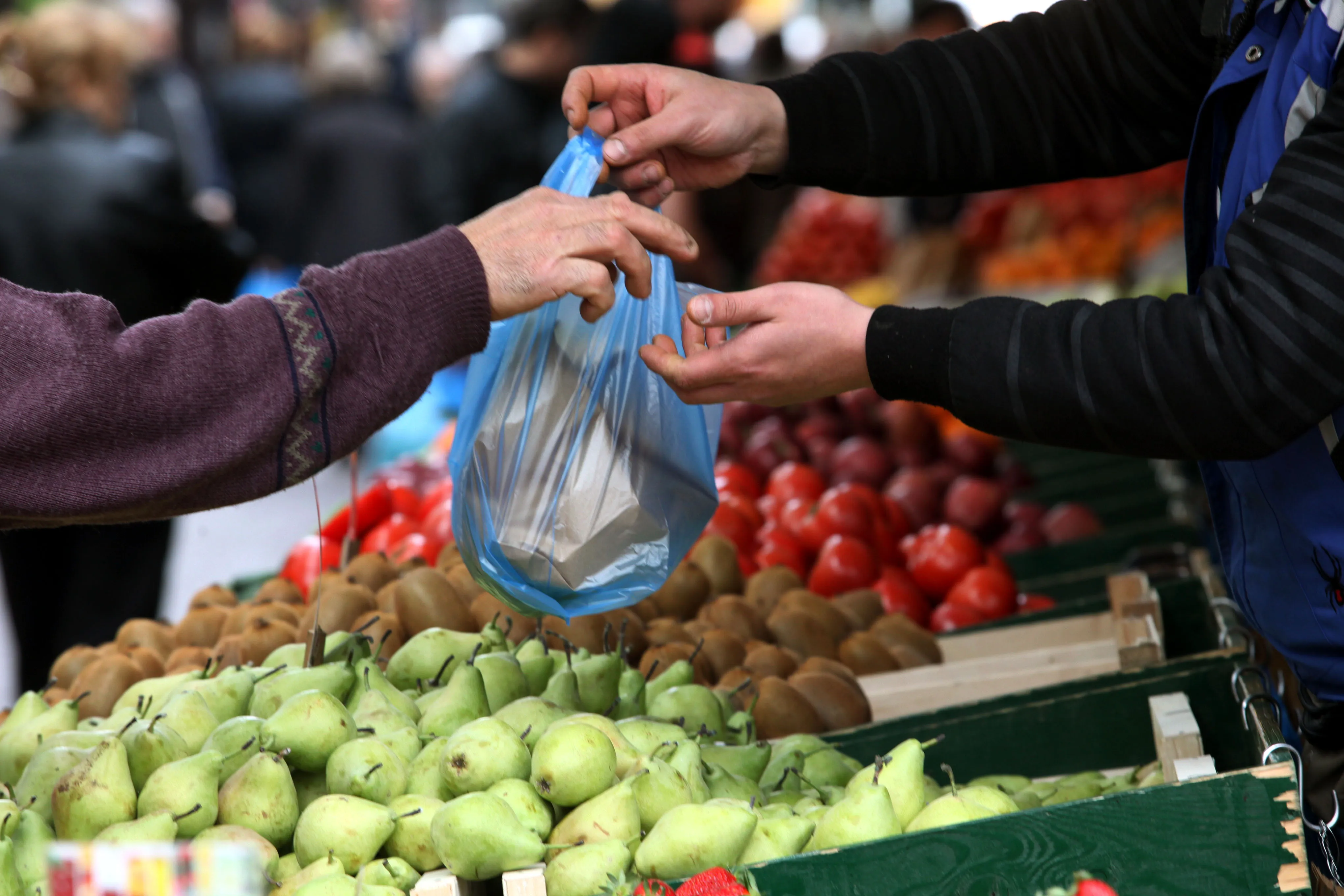 Κανονικά λειτουργούν σήμερα οι λαϊκές αγορές