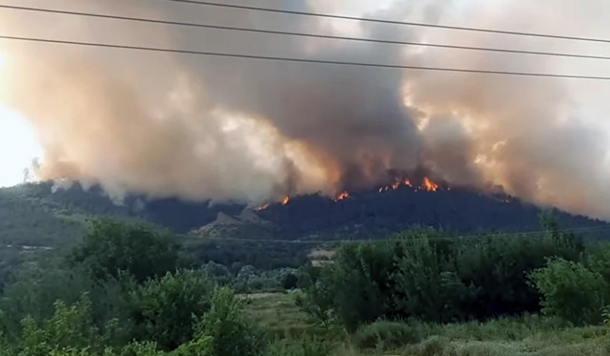 Έβρος:  Εκκενώνεται  η   Λευκίμμη – Η φωτιά απειλεί το στρατόπεδο της 7ης Μ/Κ Ταξιαρχίας