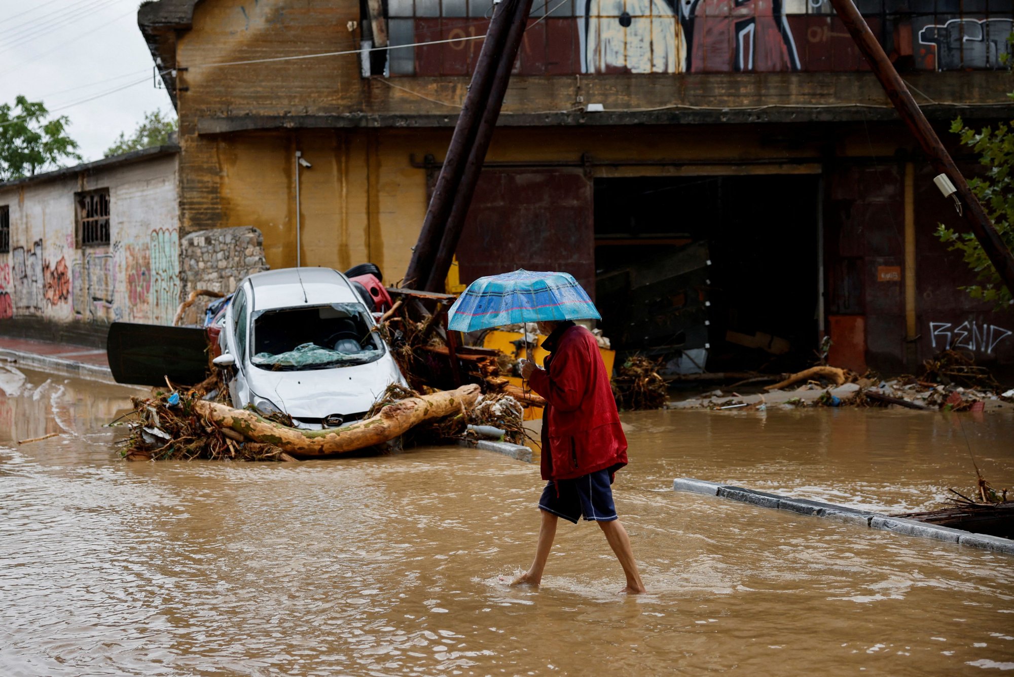 Κακοκαιρία: 1.500 κλήσεις έχει λάβει η Πυροσβεστική: 350 διασώσεις και απομακρύνσεις ατόμων σε ασφαλή σημεία