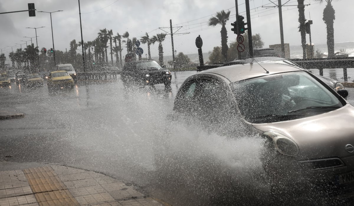 «Αγριεύει» ο καιρός αύριο (25/9): Τοπικές βροχές και θυελλώδεις άνεμοι – Έως τους 33 βαθμούς η θερμοκρασία