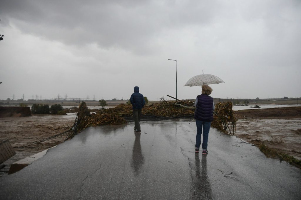 Ξεκινά σήμερα η επέλαση της κακοκαιρίας – Πού θα πέσουν βροχές και καταιγίδες