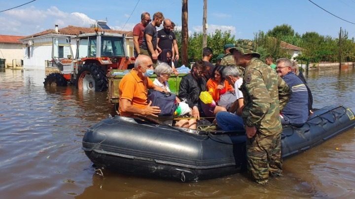 Θεσσαλία: Σε ετοιμότητα πάνω από 1.600 αστυνομικοί, 650 πυροσβέστες και 70 κομάντο της Ζ’ ΜΑΚ ενόψει της κακοκαιρίας