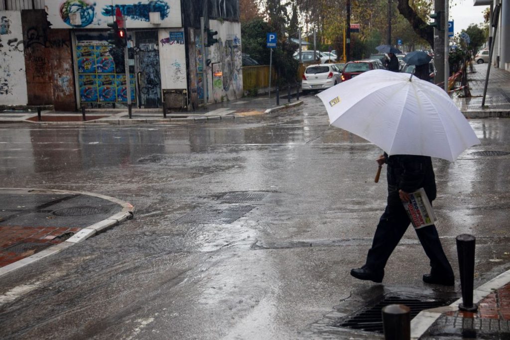 Καιρός: Βροχές και πτώση της θερμοκρασίας σήμερα – Βοριάδες έως 7 μποφόρ