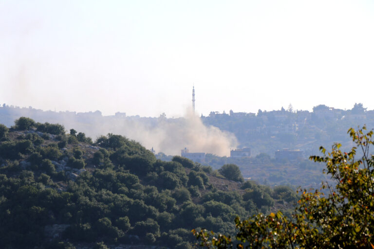 Η Χεζμπολάχ εκτόξευσε ρουκέτες κατά της ισραηλινής πόλης Κιριάτ Σμόνα – Νεκρός ένας Ισραηλινός