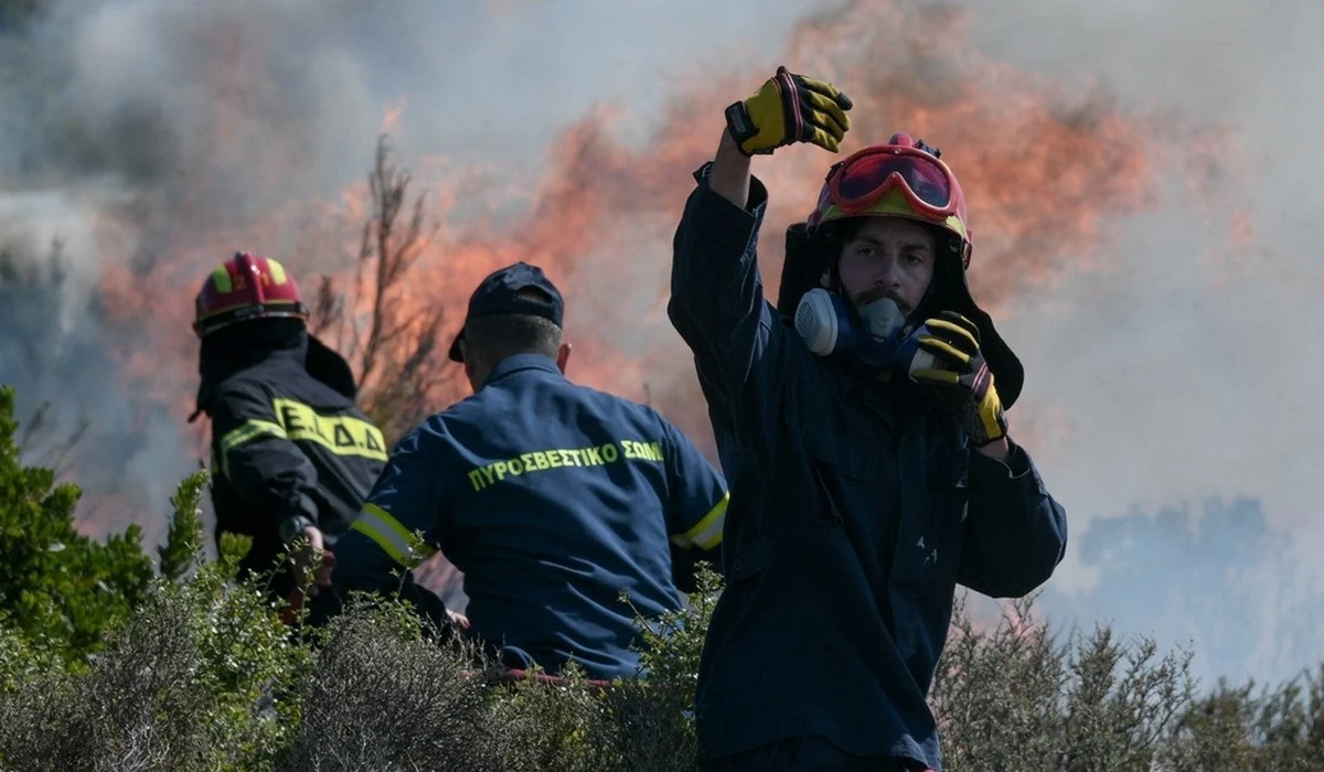 Ξέσπασε φωτιά στο Ηράκλειο Κρήτης – Ισχυρές δυνάμεις στο σημείο