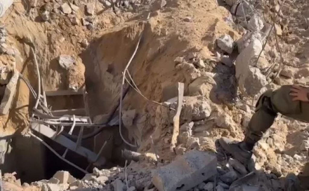 Ισραηλινές δυνάμεις: «Αυτή είναι η είσοδος σήραγγας της Χαμάς στο νοσοκομείο Αλ Σίφα» (βίντεο)