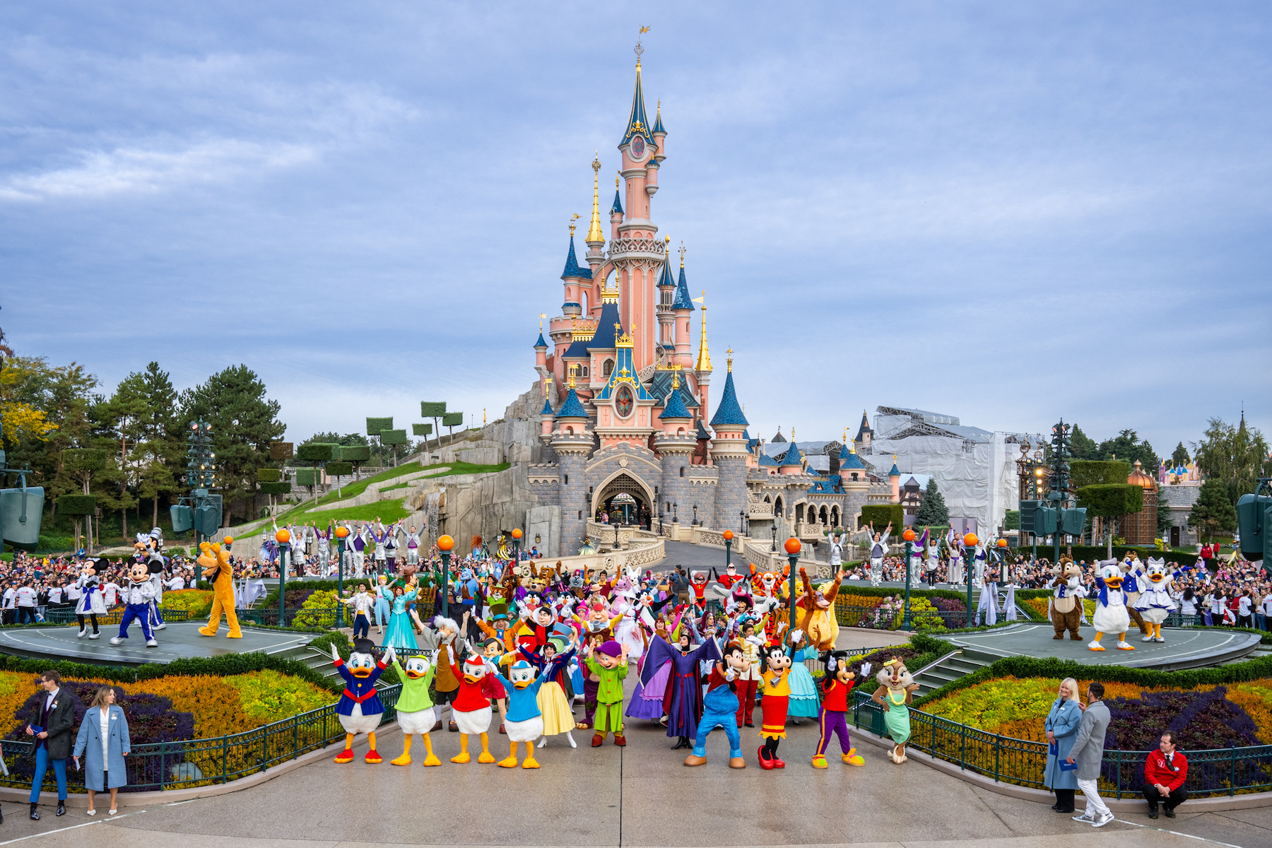 Disneyland: Συνελήφθη γυμνός 26χρονος άνδρας (βίντεο)