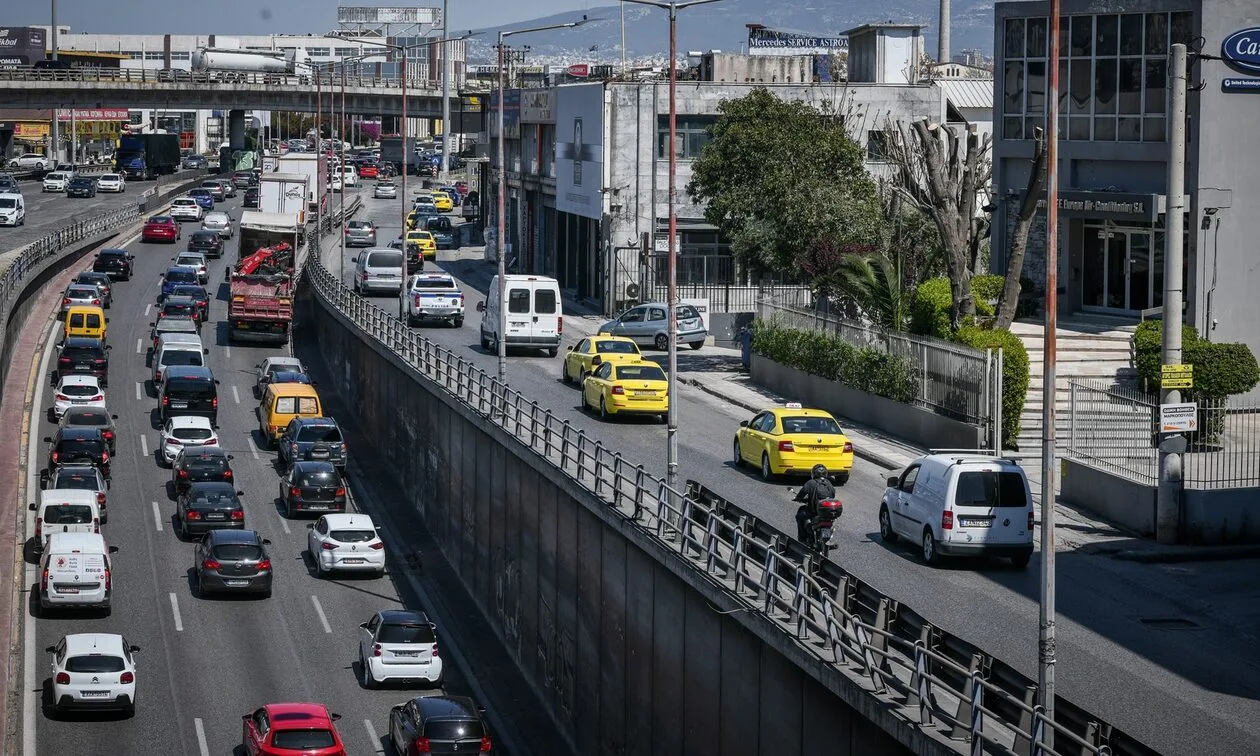 Αυξημένη η κίνηση στους δρόμους της Αττικής – Μποτιλιάρισμα σε Κηφισό και Κηφισίας (χάρτης)