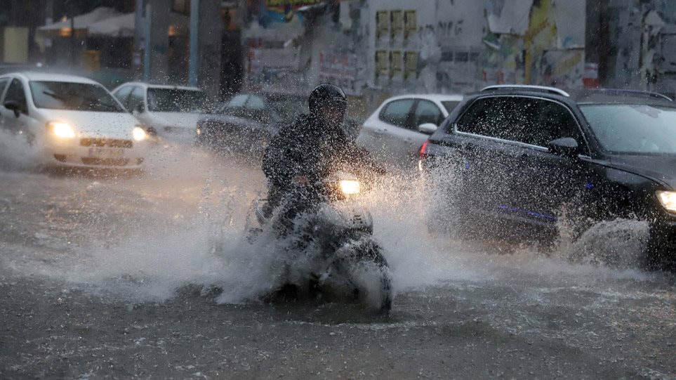 Καιρός αύριο: Κρύο με βροχές και καταιγίδες – Η πρόγνωση της ΕΜΥ 