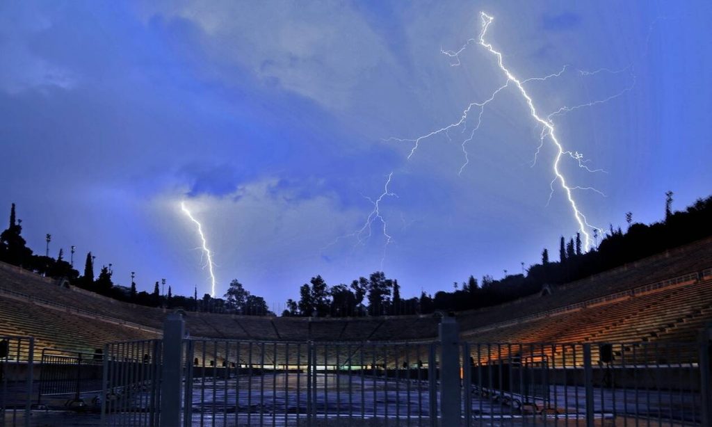 Καιρός αύριο: Θεοφάνεια με καταιγίδες και βροχές – Αναλυτικά η πρόγνωση της ΕΜΥ