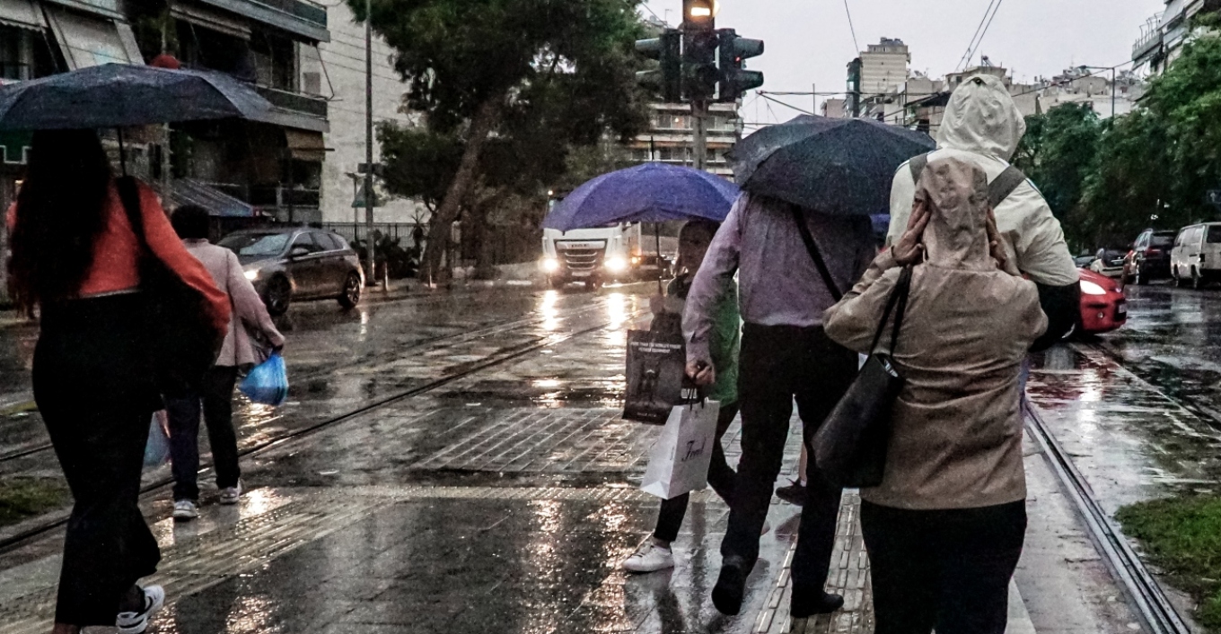 Με τοπικές βροχές η αυριανή μέρα: Πού θα υπάρξουν χιονοπτώσεις – Η πρόγνωση της ΕΜΥ