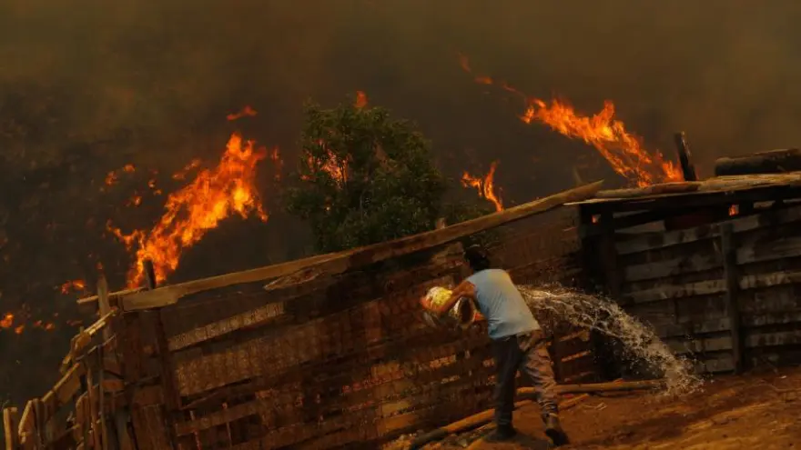 Χιλή: Τουλάχιστον 64 νεκροί από τις καταστροφικές πυρκαγιές