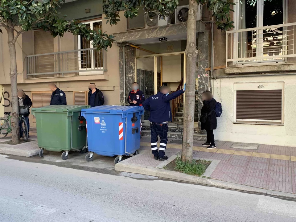 Λάρισα: 63χρονη γυναίκα βρέθηκε νεκρή σε υπόγειο πολυκατοικίας (φώτο)