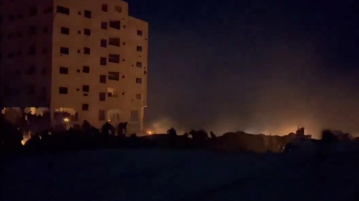 Βίντεο: Οι πρώτες στιγμές μετά τα ισραηλινά πλήγματα σε χώρο διανομής ανθρωπιστικής βοήθειας στη Γάζα