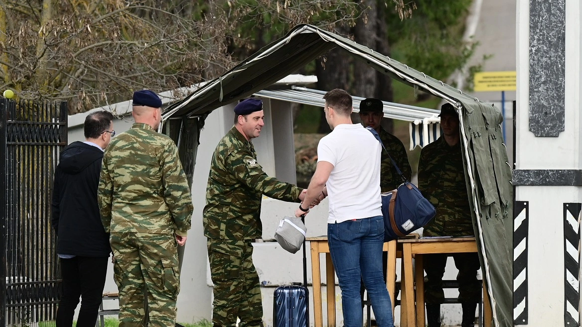 Ποιοί είδαν τον Σ.Κασσελάκη στο πρώτο επισκεπτήριο στη Θήβα – Τι συζήτησαν για τον στρατό και τα… μαγειρεία