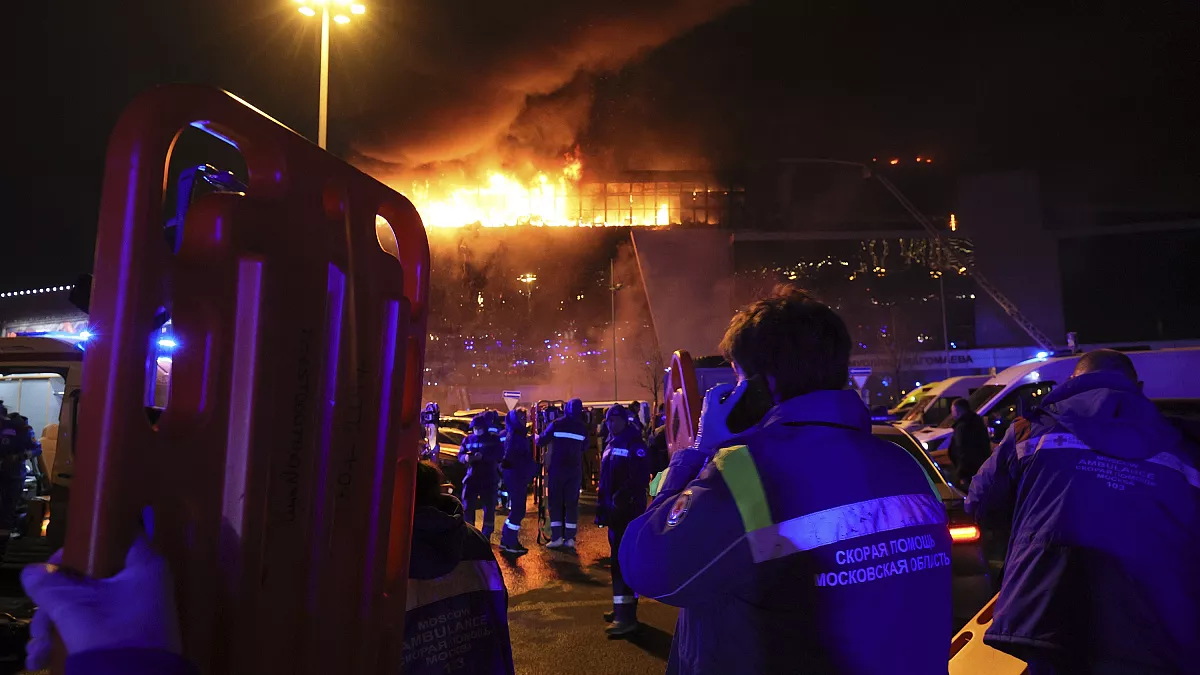 Μόσχα: Σοκάρουν οι περιγραφές των μαρτύρων από το μακελειό – «Νομίζαμε ότι ήταν ειδικά εφέ»