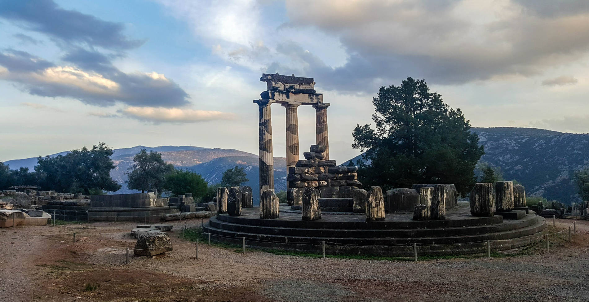 Πώς και από ποιον δημιουργήθηκε το Μαντείο των Δελφών;