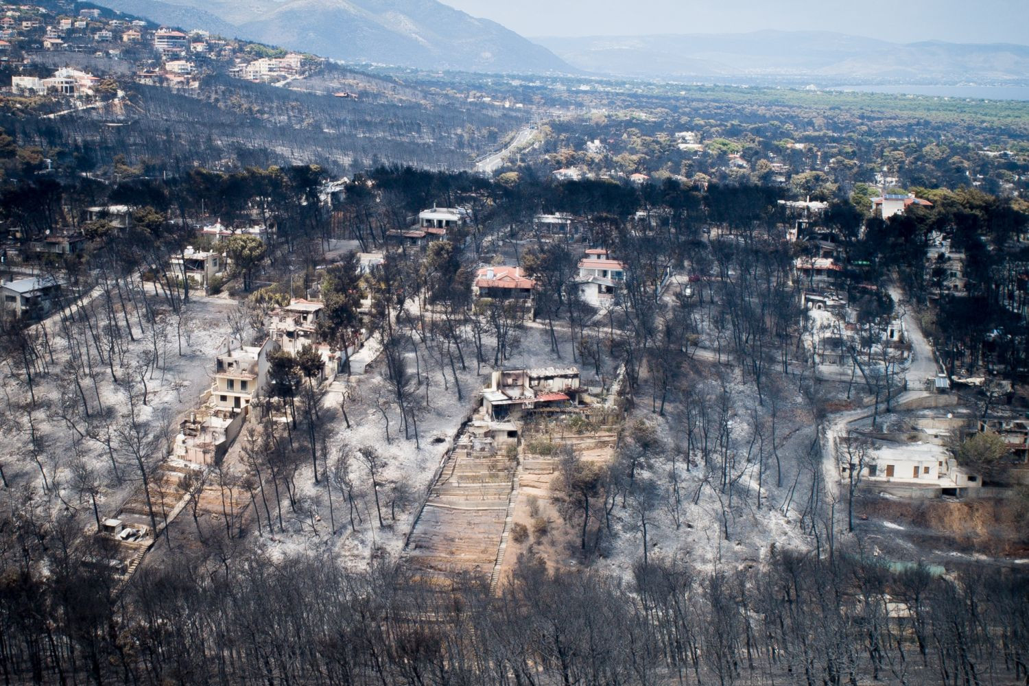 Δίκη για το έγκλημα στο Μάτι: «Σήμερα είναι η ντροπή της ελληνικής δικαιοσύνης» λέει επιζήσασα