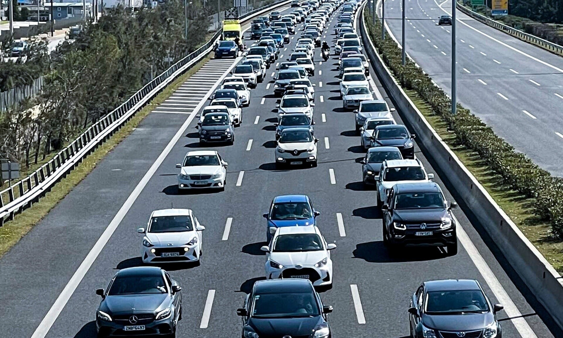 Η επιστροφή των εκδρομέων του Πάσχα βρίσκεται σε εξέλιξη- Πολύ αυξημένη η κίνηση στις εθνικές οδούς