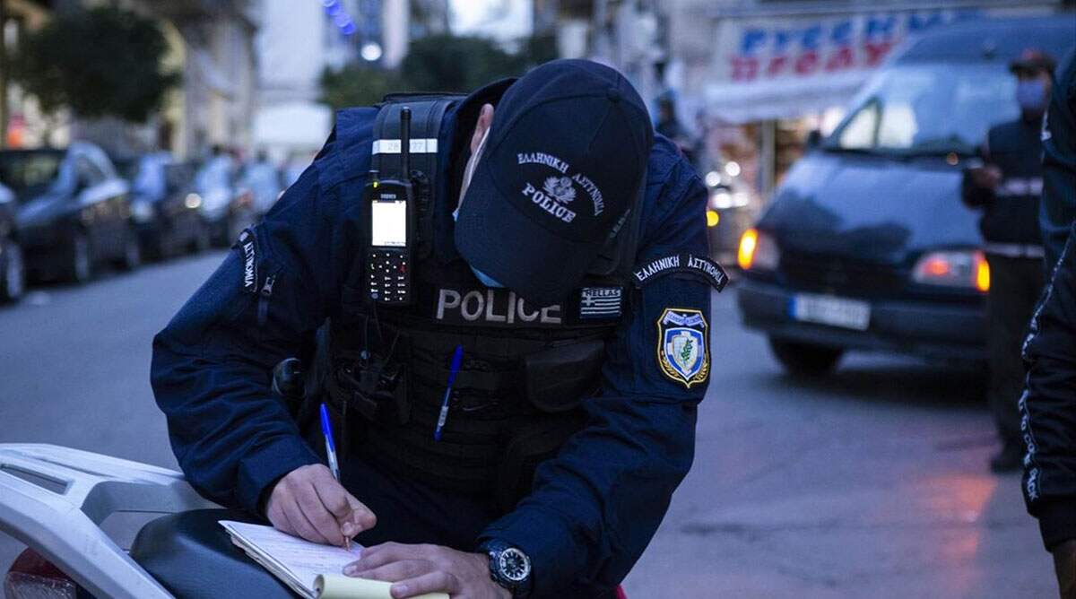 Πρόστιμο 21.140 ευρώ σε μοτοσυκλετιστή – Πέρασε 12 φανάρια με «κόκκινο»