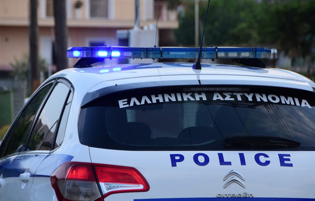 Θεσσαλονίκη: Έκλεψαν χρυσή αλυσίδα από ανήλικη και τσάντα από 61χρονο – Συνελήφθησαν τέσσερα άτομα