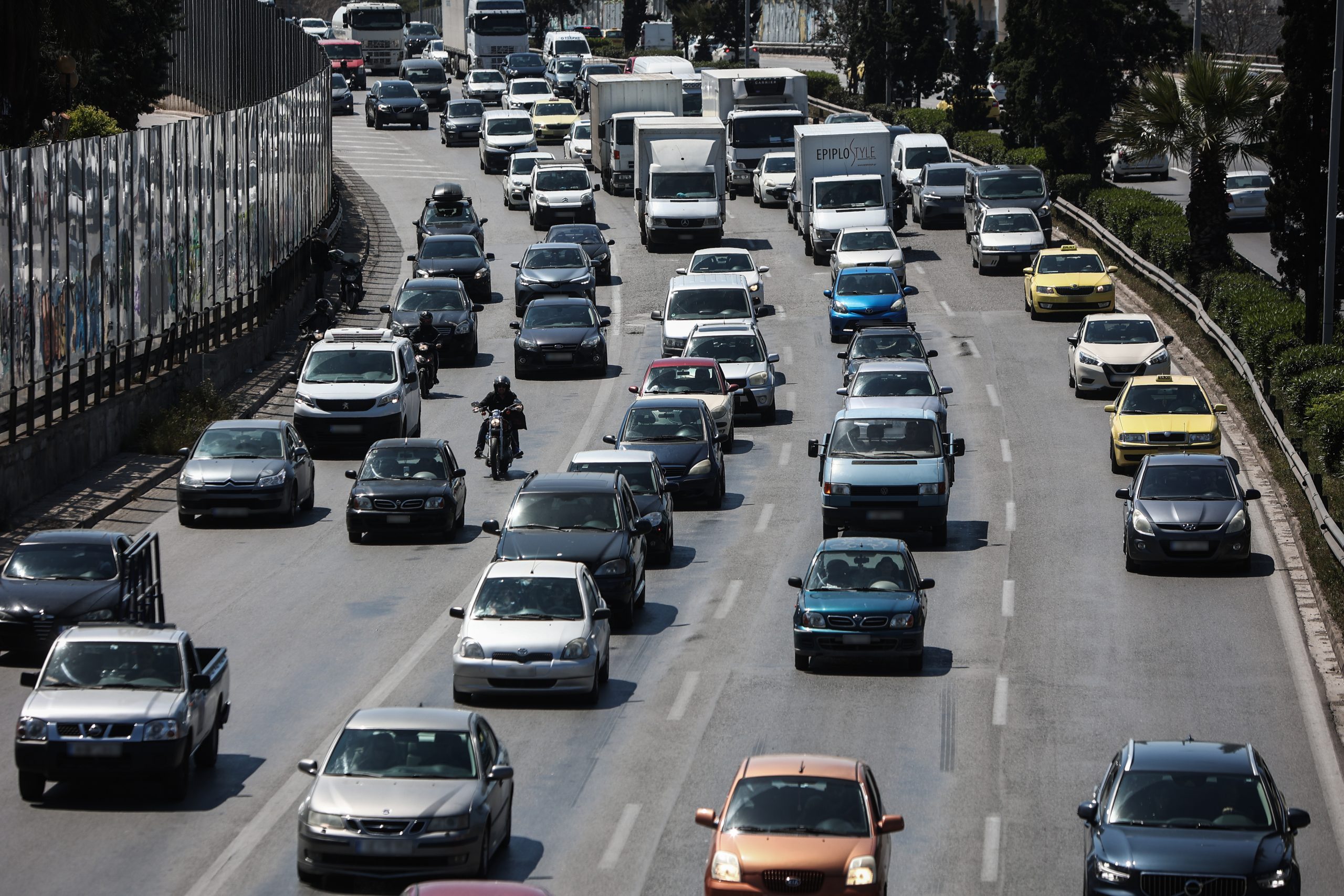 «Τσουχτερά» τα πρόστιμα για όσους κυκλοφορούν με ανασφάλιστα οχήματα – Πότε θα επιβάλλεται φυλάκιση!