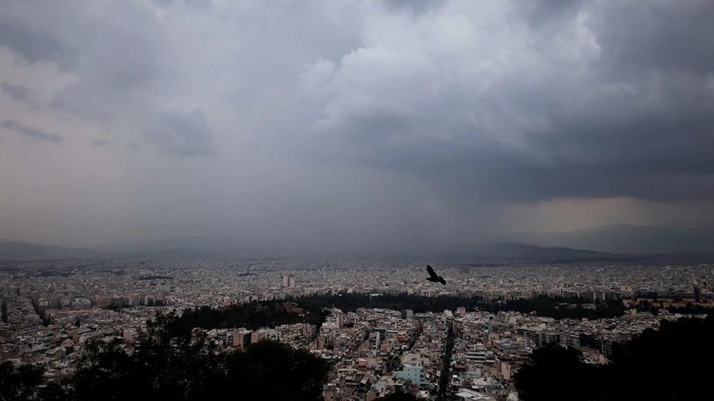 Ο καιρός σήμερα: Πού αναμένονται τοπικές βροχές και καταιγίδες – Στους 25°C ο υδράργυρος στην Αττική