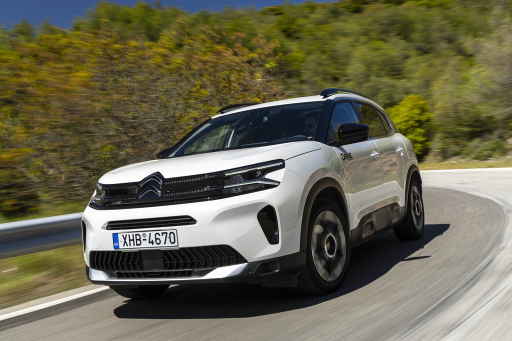 Test drive: Citroën C5 Aircross 1.2 Hybrid 136 e-DCS6, 3 σε 1