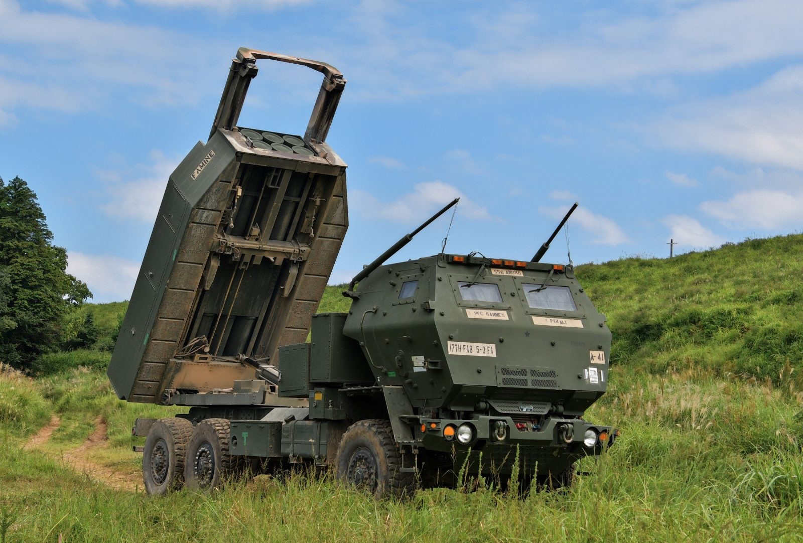 «Τα αμερικανικά βλήματα HIMARS έχουν πάψει πλέον να θεωρούνται απειλή και καταρρίπτονται εύκολα» λένε οι Ρώσοι (βίντεο)