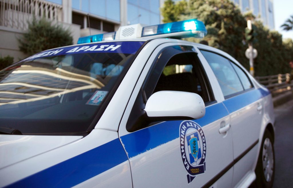 Θεσσαλονίκη:Με την απειλή μαχαιριού 16χρονος άρπαξε το κινητό τηλέφωνο 15χρονου 