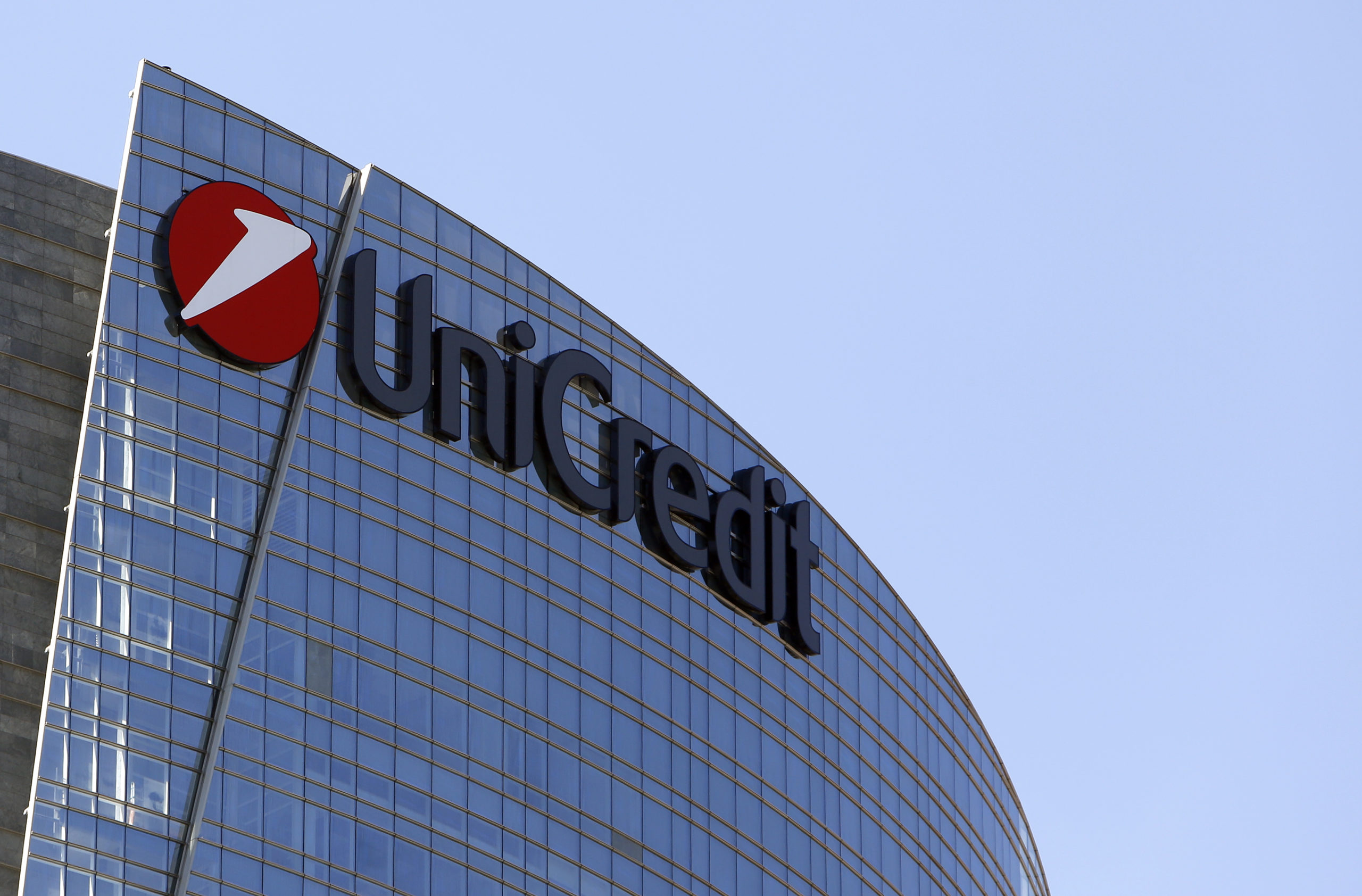 UniCredit: Ρωσικό δικαστήριο μειώνει τους περιορισμούς στην ιταλική τράπεζα