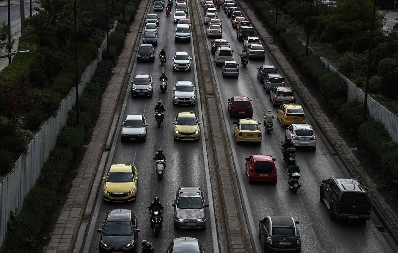 Κυκλοφοριακό «χάος» στους δρόμους της Αττικής – Ποιους να αποφύγετε (χάρτης)