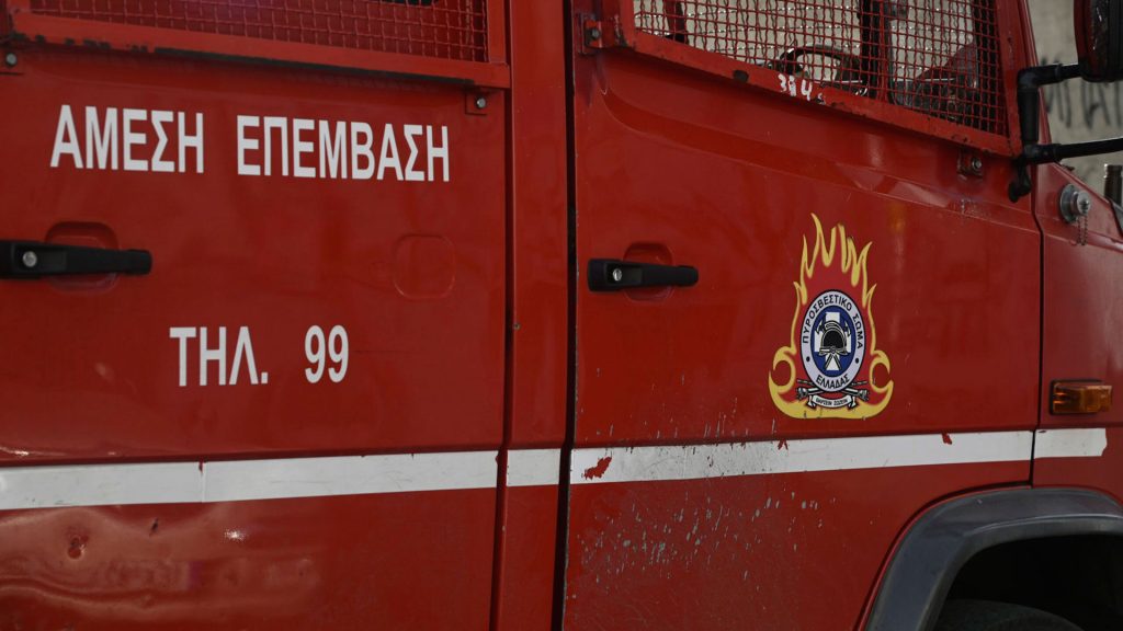 Θεσσαλονίκη: Φορτηγό τυλίχθηκε στις φλόγες – Στο νοσοκομείο με εγκαύματα ο οδηγός