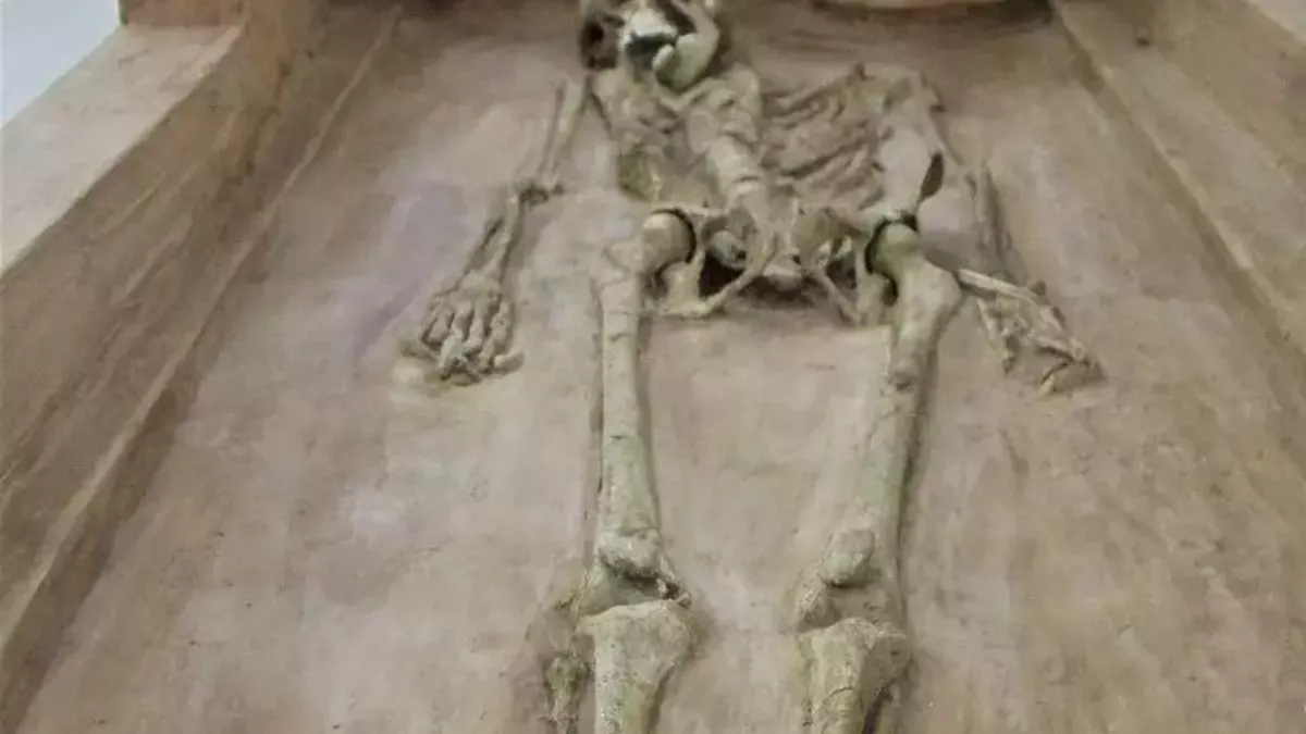 Επιστήμονας υποστηρίζει ότι σκελετοί με «ακτινοβολία» είναι απόδειξη πυρηνικού πολέμου πριν από 4.000 χρόνια