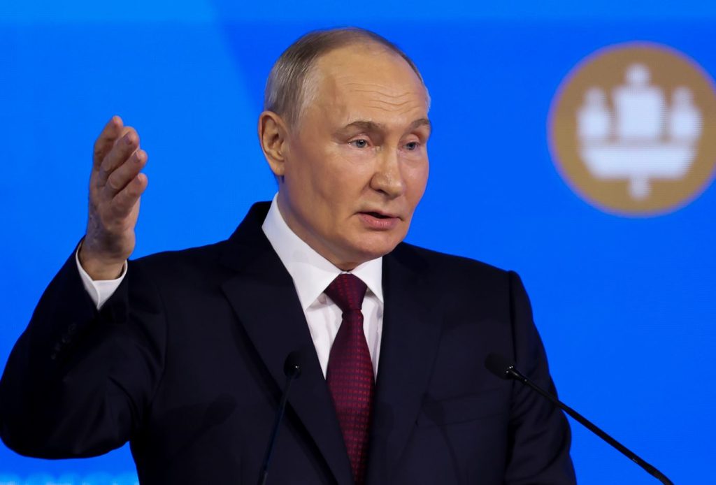 Β.Πούτιν: «Σύντομα δεν θα μείνει τίποτα από τον ευρωπαϊκό πολιτισμό εκτός από μνημεία» (βίντεο)