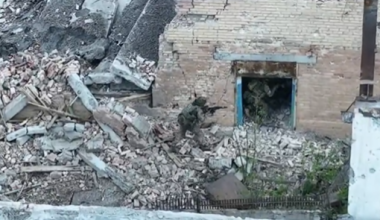 Ο ρωσικός Στρατός διαπερνά τις ουκρανικές θέσεις και προχωρά μέσα στη βιομηχανική ζώνη του Τσασίβ Γιαρ