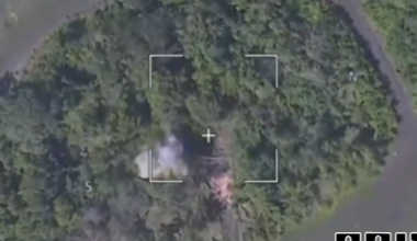 Ρωσικό Lancet έπληξε ουκρανικό αεροσκάφος κοντά στο Τσασόβ Γιαρ (βίντεο)